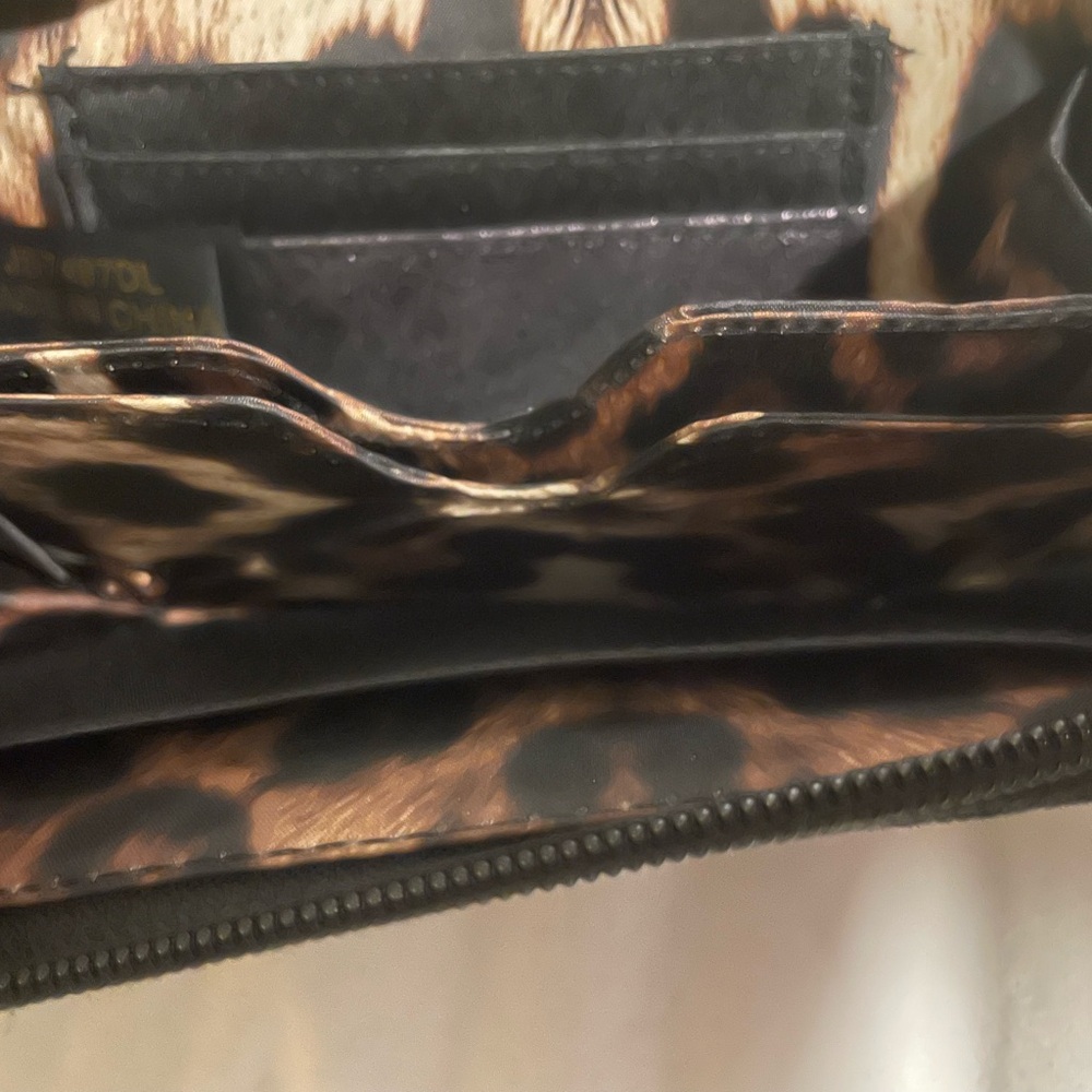 Jessica Simpson Wristlet - Picture 10 of 10